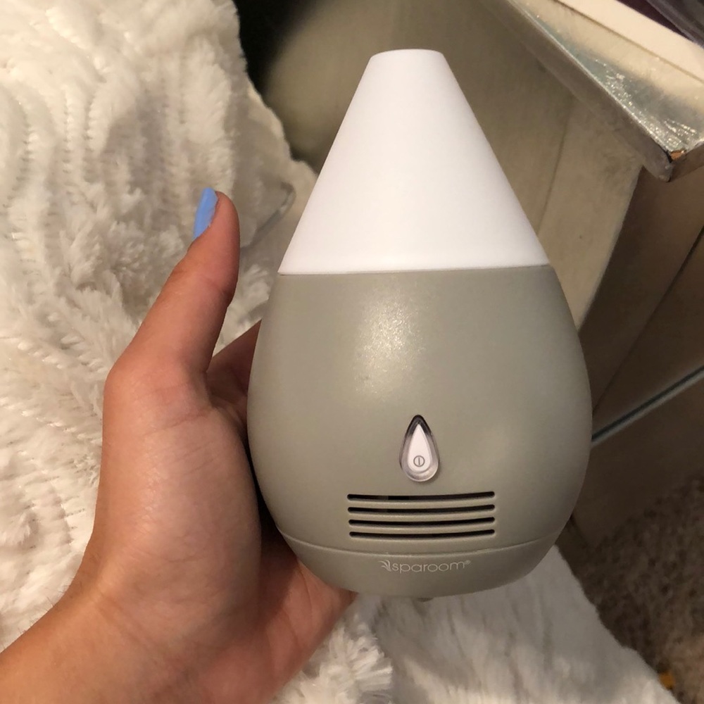 Essential oil diffuser